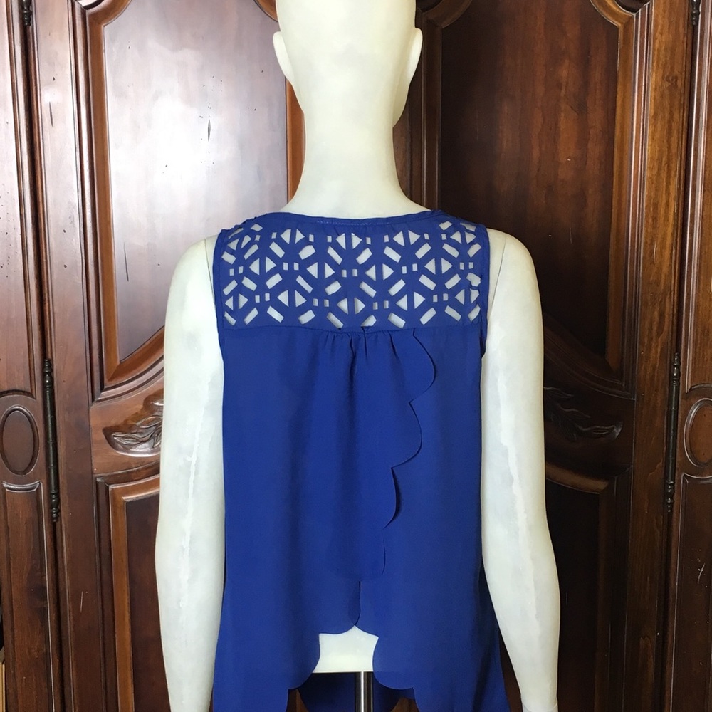 Ocean Blue Cut Out Pattern Top - Picture 3 of 6